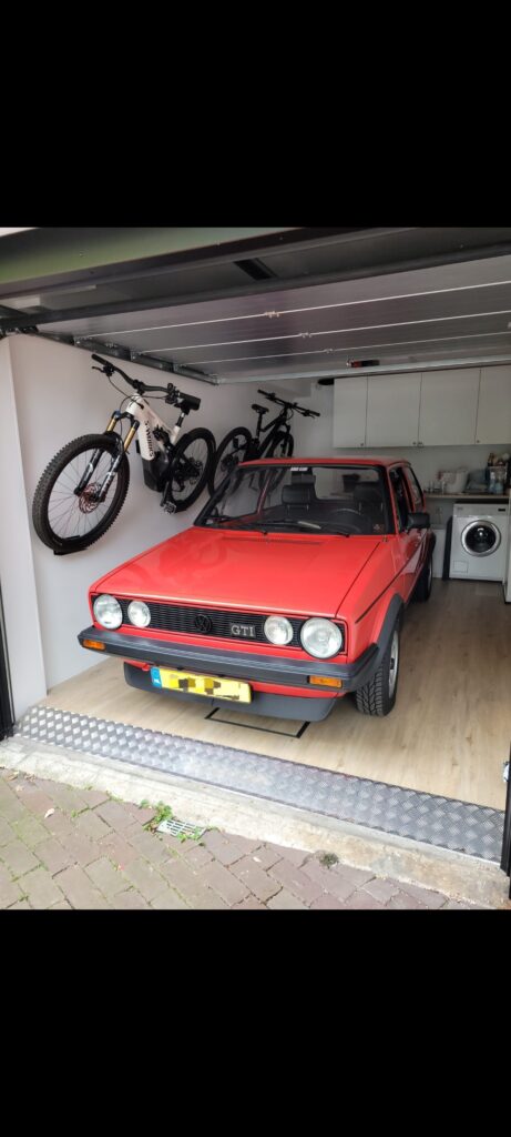 Afbeelding #1 van Yalcin