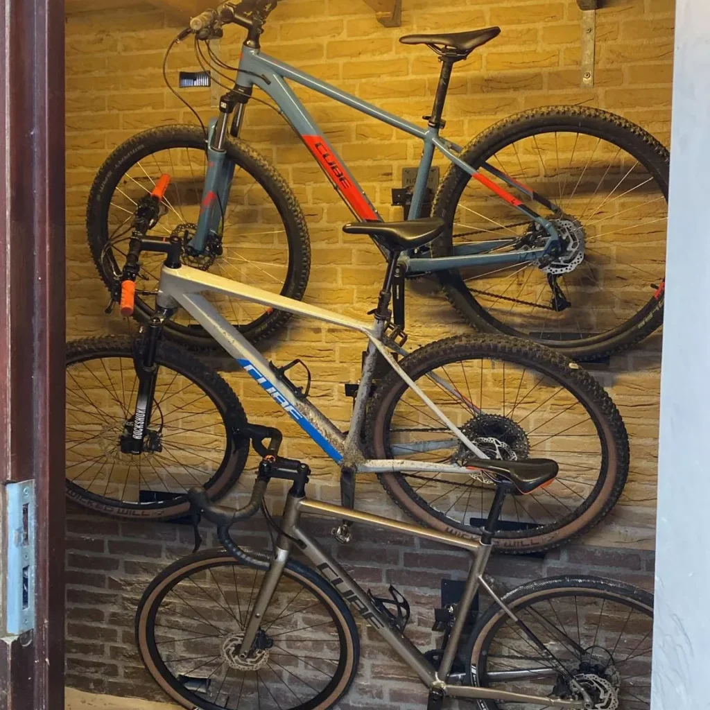 MTB challenge 3 fietsen boven elkaar