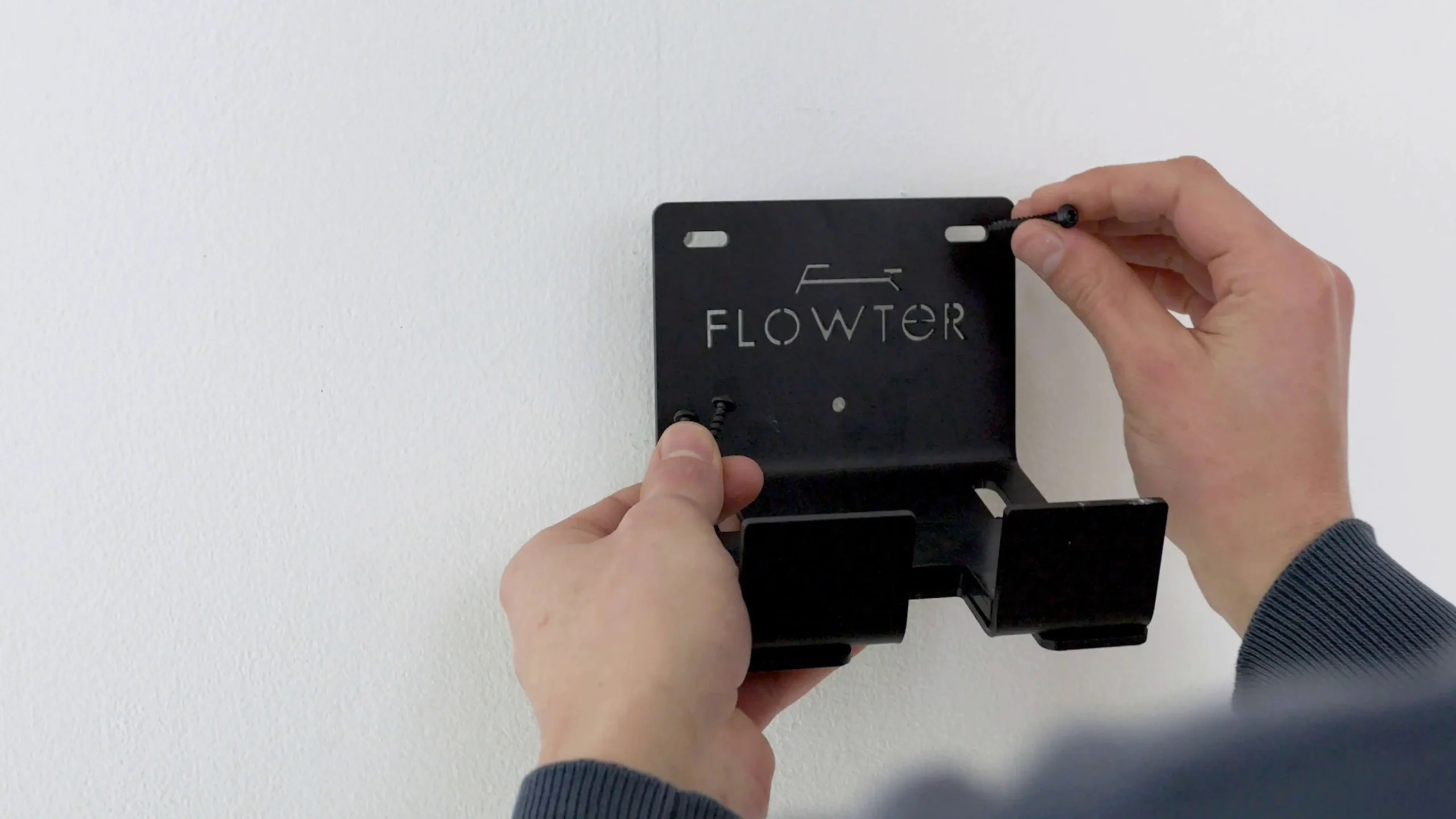 Home 4 Handen met ophangen scaled